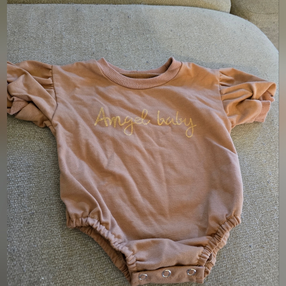 * reverie threads "angel baby" size (60) 3-6 months, purchased with flaw